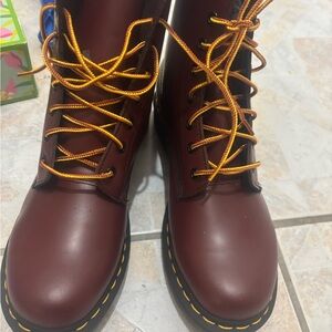 Unisex Dr. Martens boots 1460